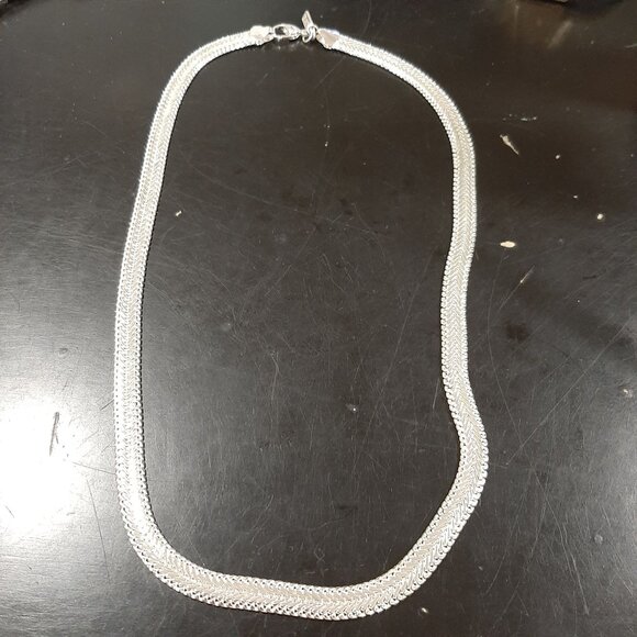 Napier Silver Tone Herringbone Chain Necklace 20" Stylish & Classy For Men & Wom - Picture 1 of 4